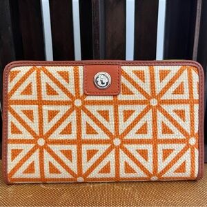 Spartina 449 Orange and Cream Geometric Zip Wallet